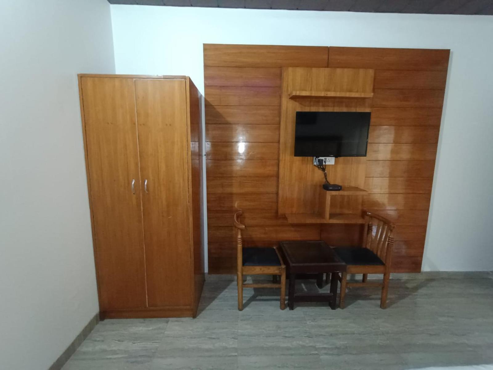 Hotel Himalayan Village 무소리에 외부 사진
