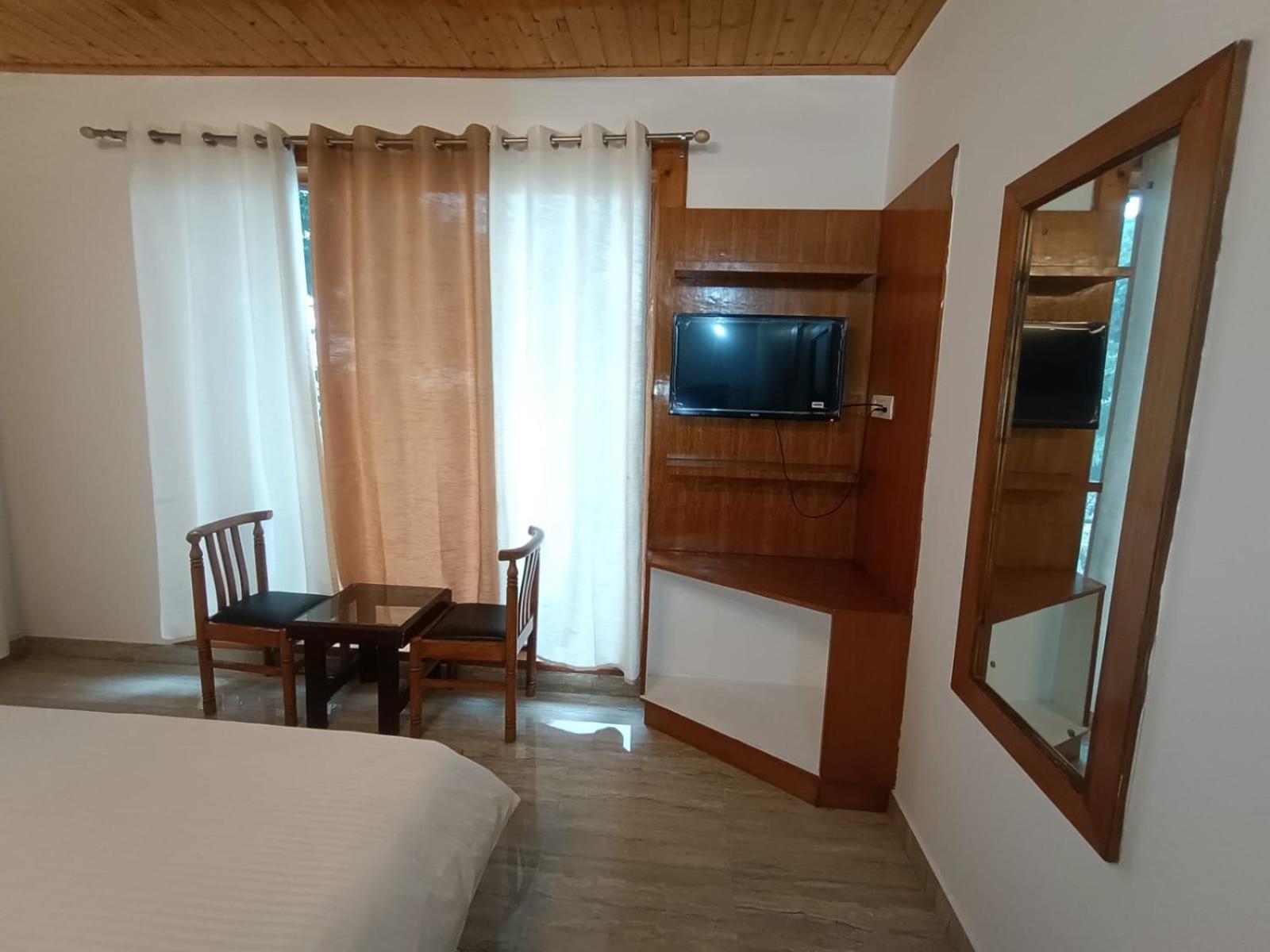 Hotel Himalayan Village 무소리에 외부 사진