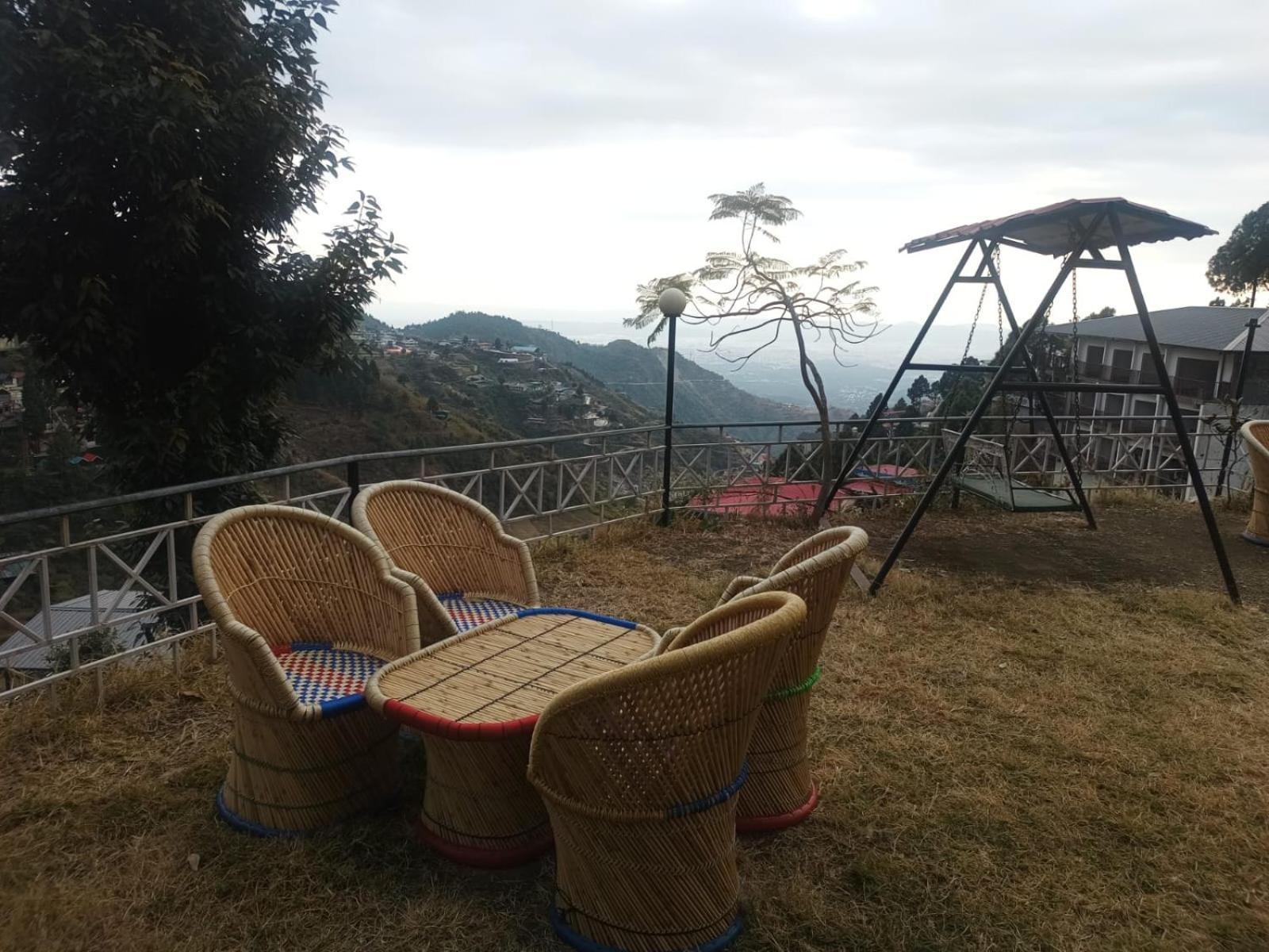 Hotel Himalayan Village 무소리에 외부 사진