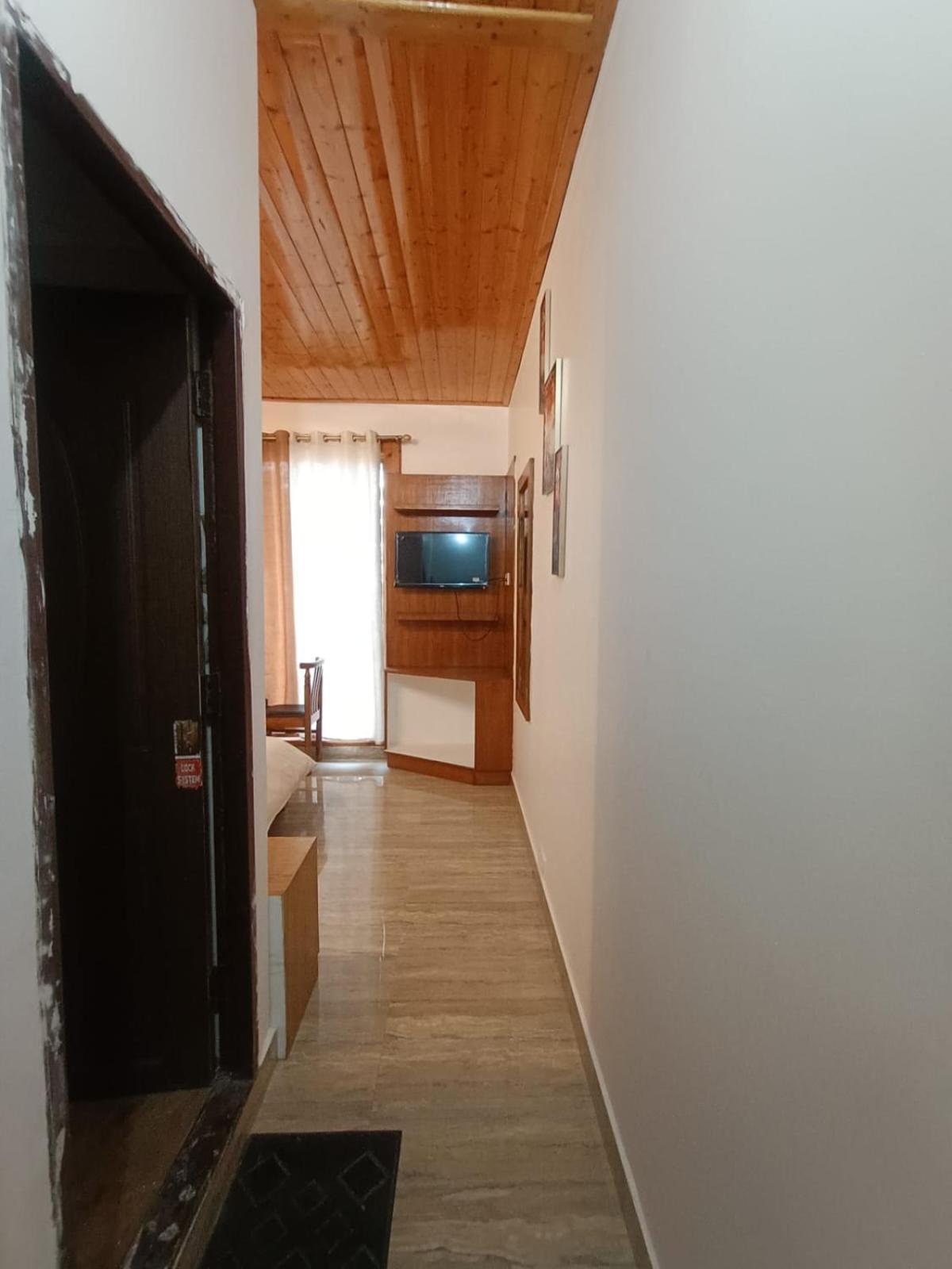 Hotel Himalayan Village 무소리에 외부 사진