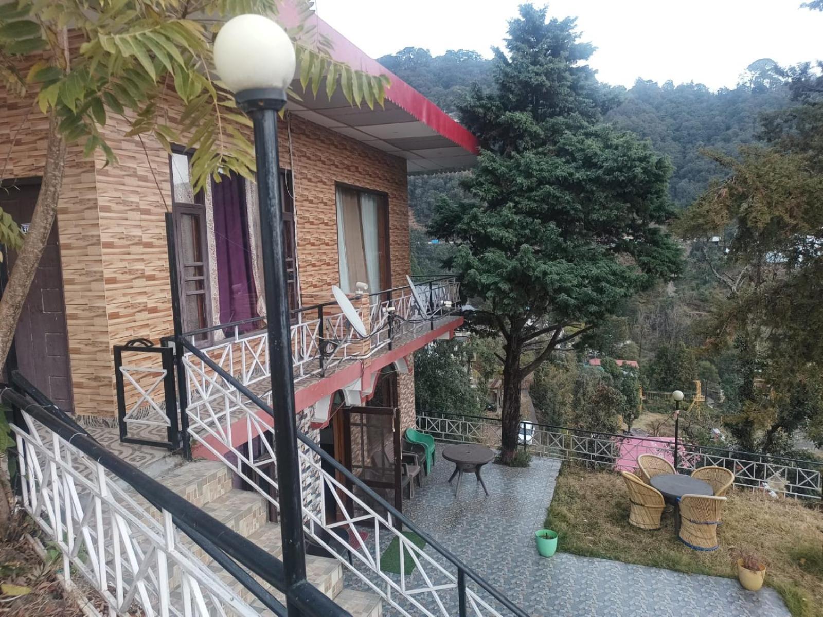 Hotel Himalayan Village 무소리에 외부 사진