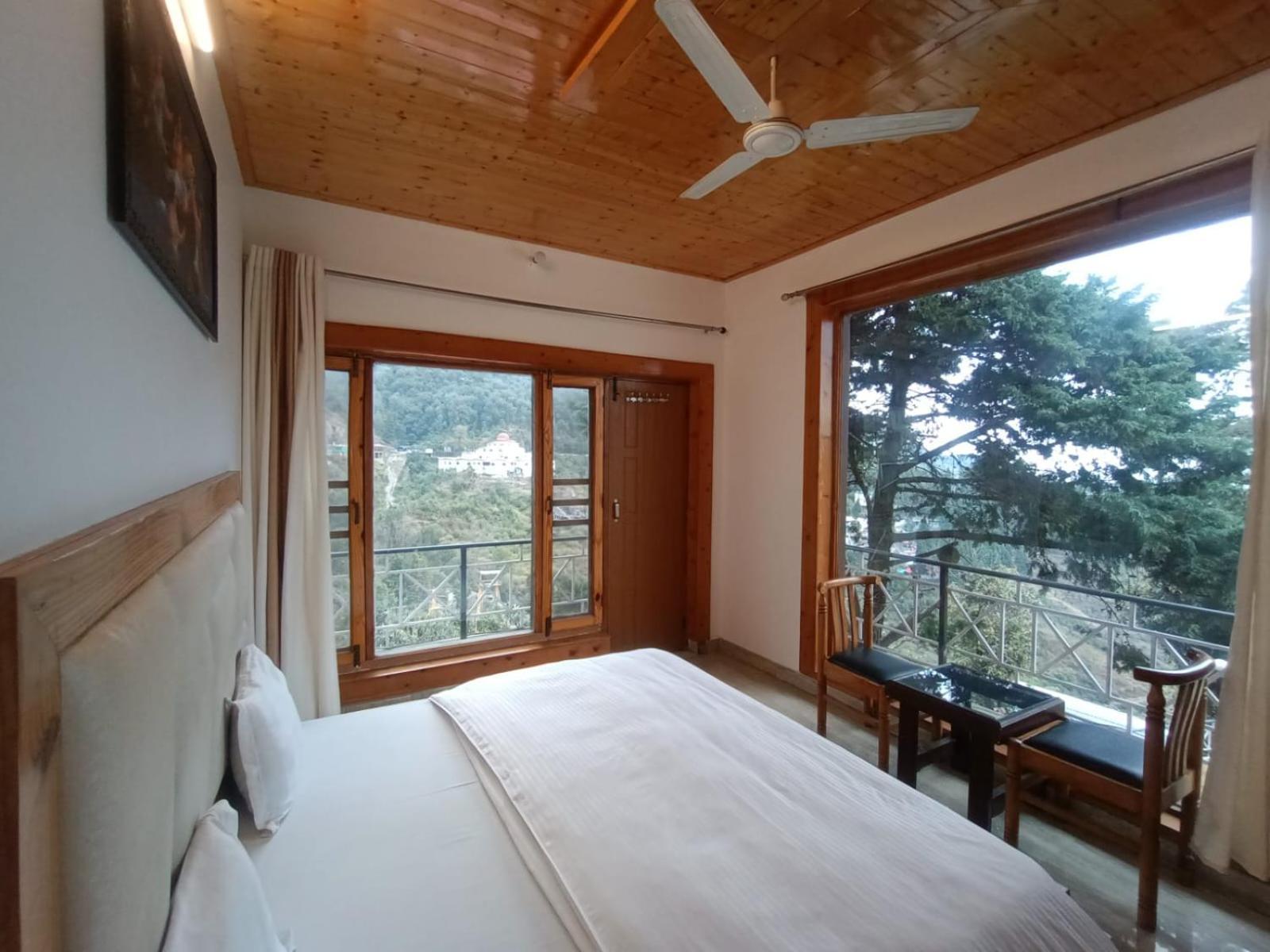 Hotel Himalayan Village 무소리에 외부 사진