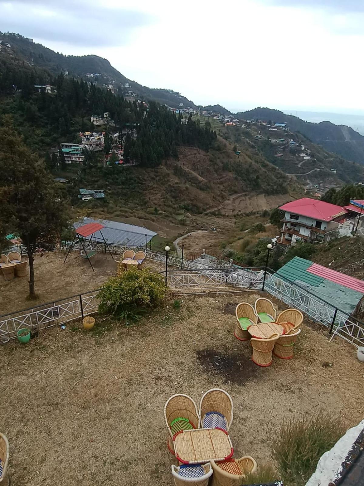 Hotel Himalayan Village 무소리에 외부 사진