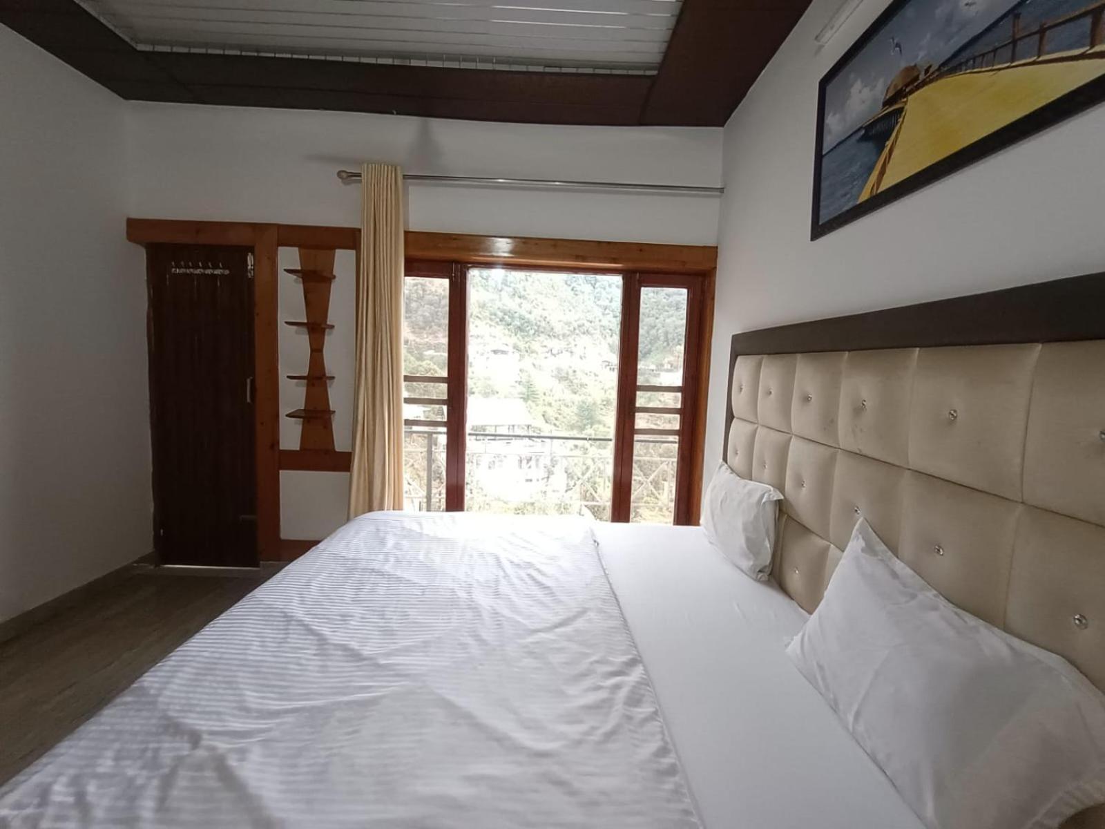 Hotel Himalayan Village 무소리에 외부 사진