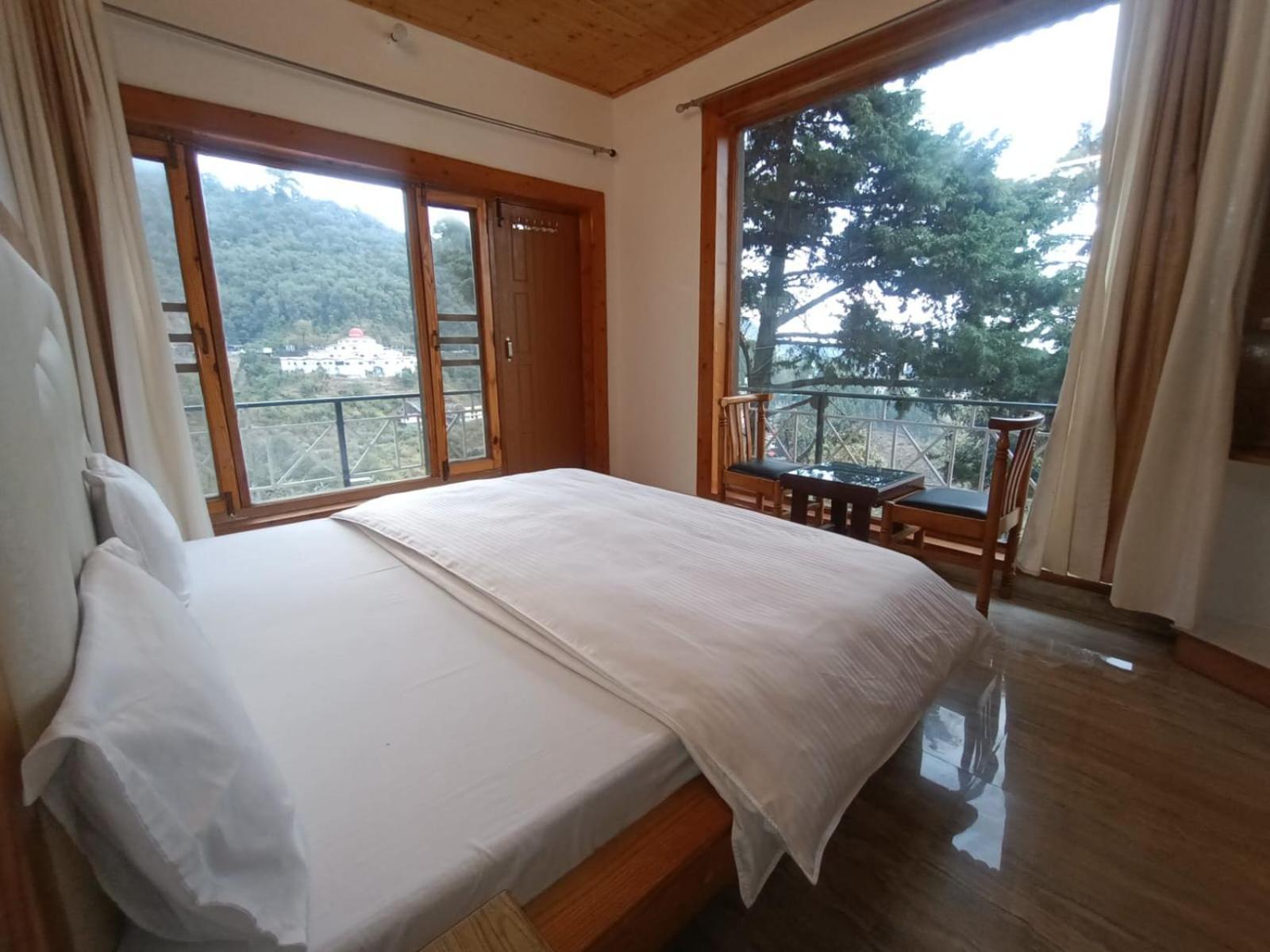 Hotel Himalayan Village 무소리에 외부 사진